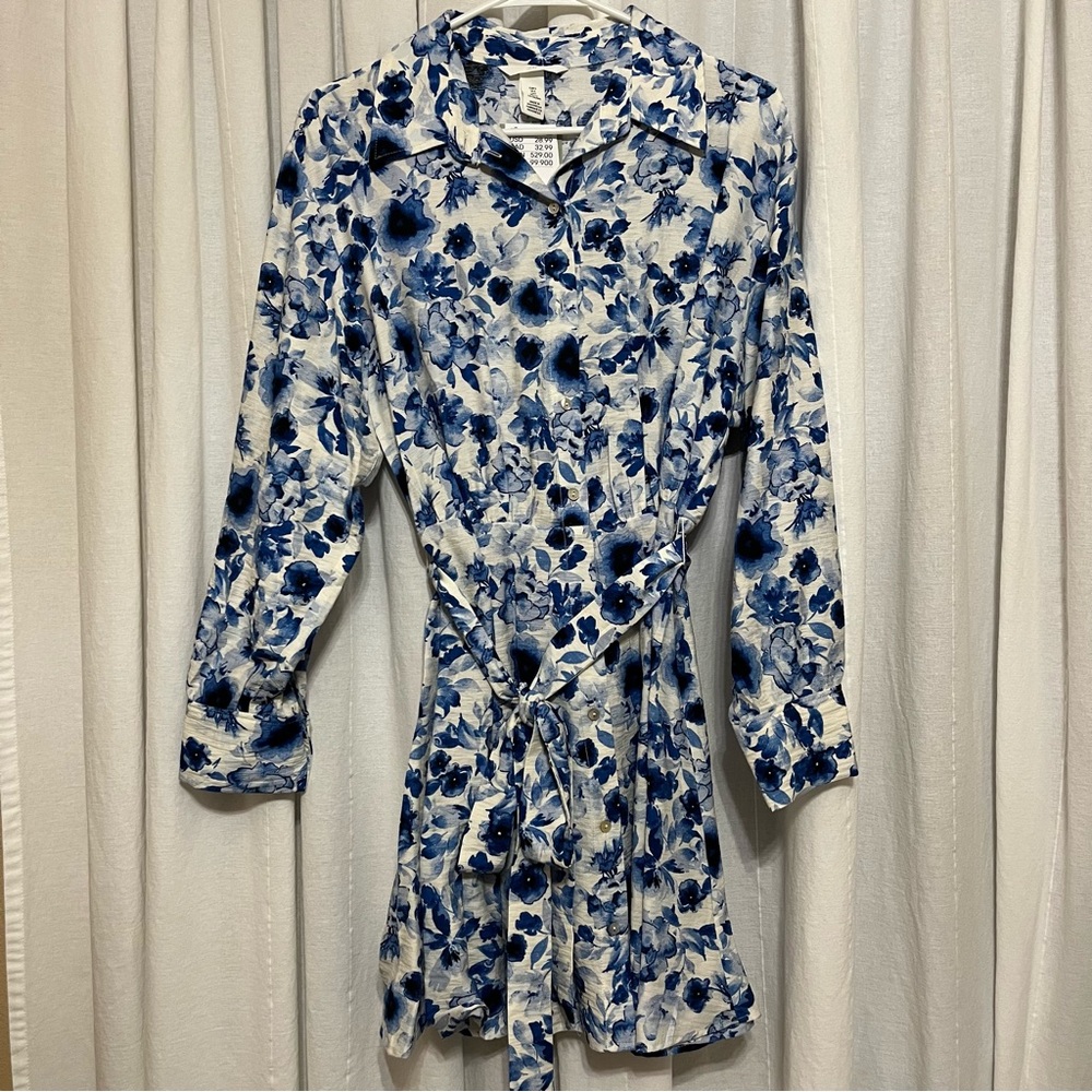 HM H & M floral blue and white short button dress size small